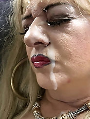 Astonishing experienced lass is trying to seduce