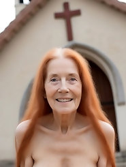 Experienced mom looks fuckable