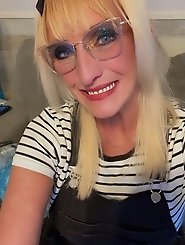 Old and dissolute girlfriends are ready for sex