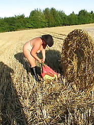 Sri Lankan MILF Sexy Ass And Hairy Pussy